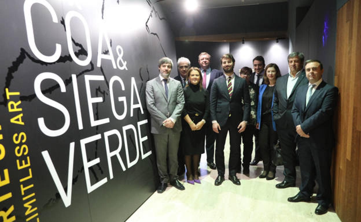 Representantes de España y Portugal en la inauguración de la exposición, con el vicepresidente de la Junta de Castilla y León, Juan García-Gallardo. 