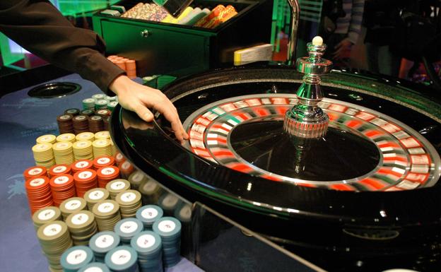 Detenido por romper una ruleta en un salón de juegos por valor de 811 euros