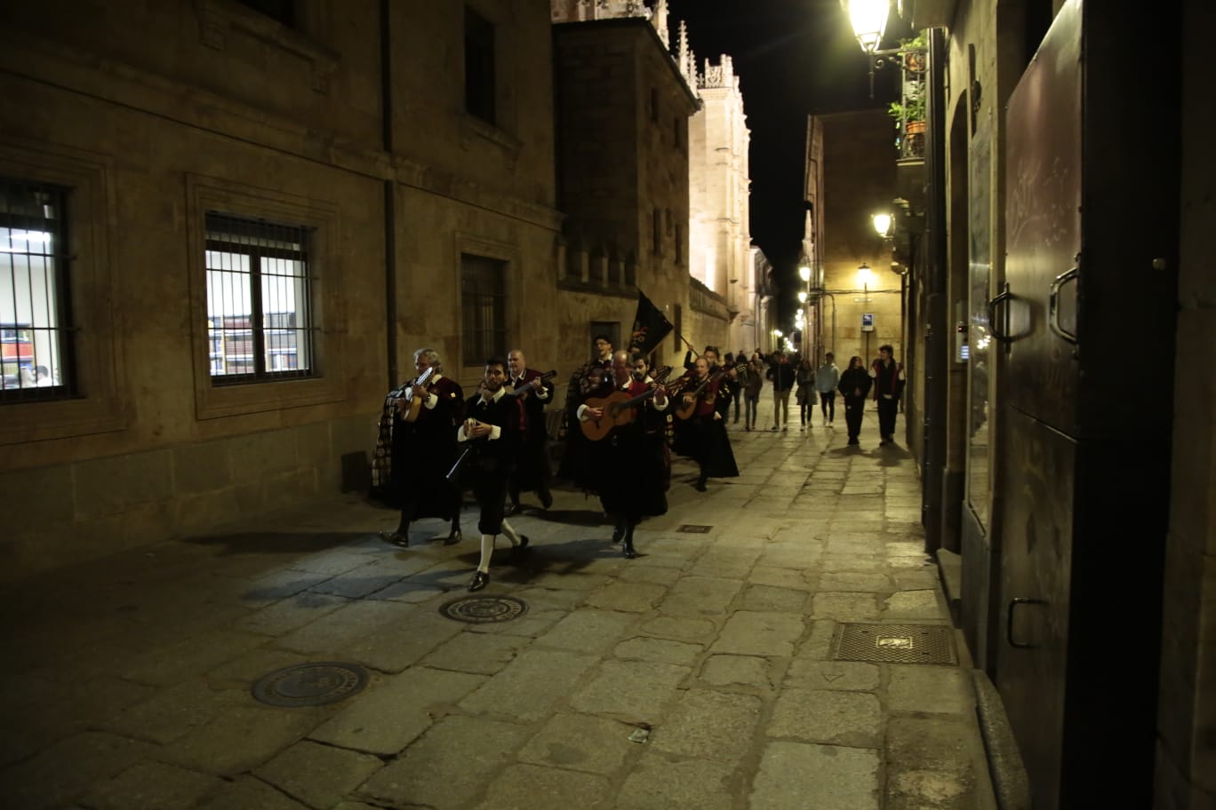 Un momento del desfile de los tunos.