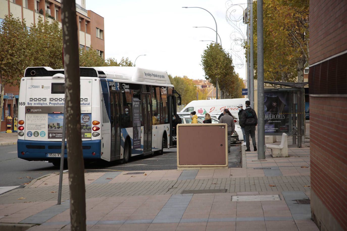 Colas para el autobús.