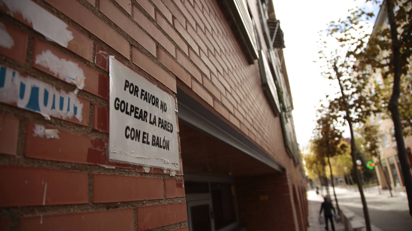 No jugar con la pelota.