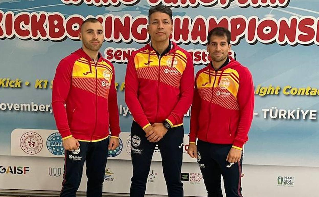 Manuel García y Jaime Lizana, junto al seleccionador José Ángel Gómez. 