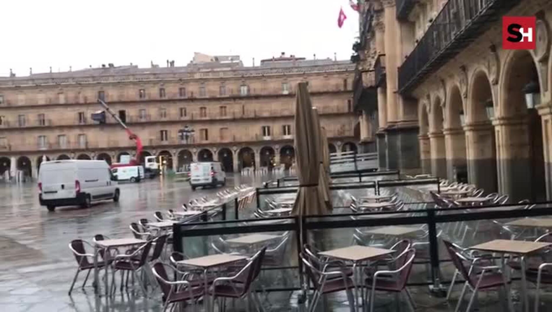 Lluvia en la Plaza Mayor de Salamanca 