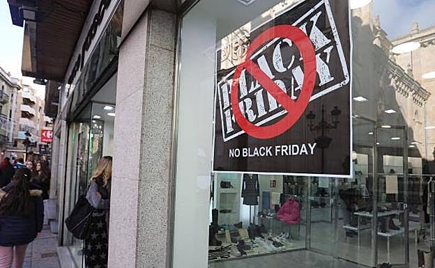 Algunos establecimientos muestran abiertamente su negativa al 'Black Friday'. 