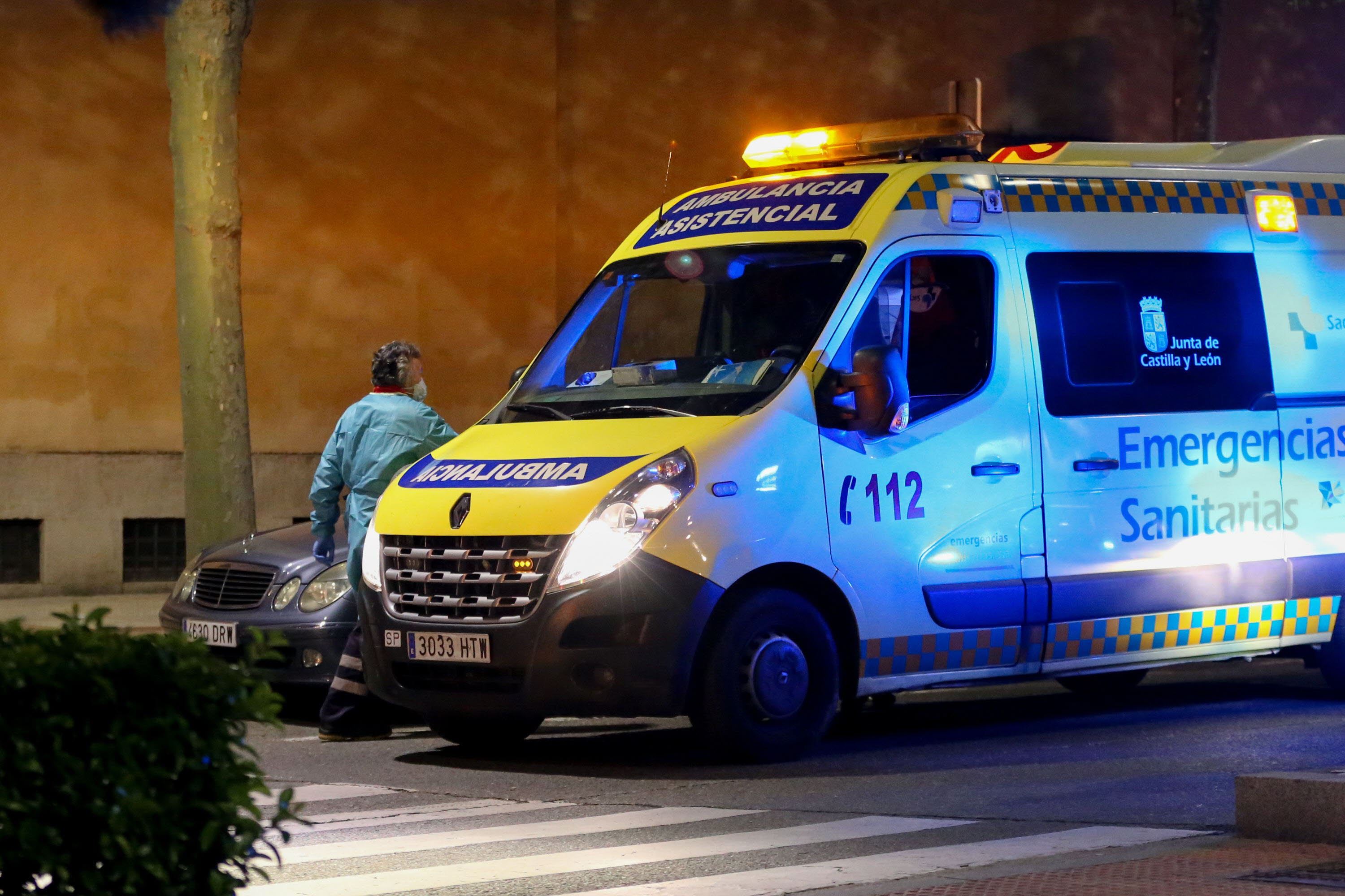 Imagen de archivo de una ambulancia en Salamanca. 