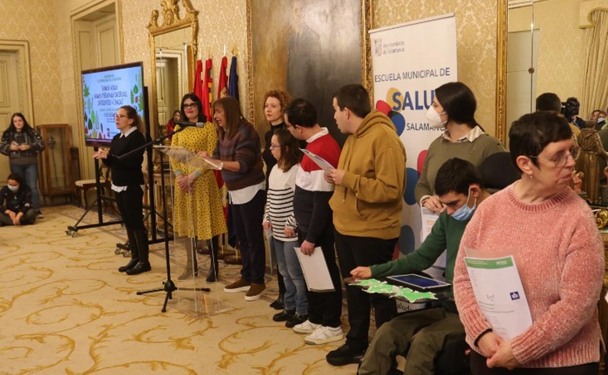 Virginia Carrera, María José Fresnadillo y Ana Suárez en el acto celebrado en el Ayuntamiento por el Día Internacional de las Personas con Discapacidad.