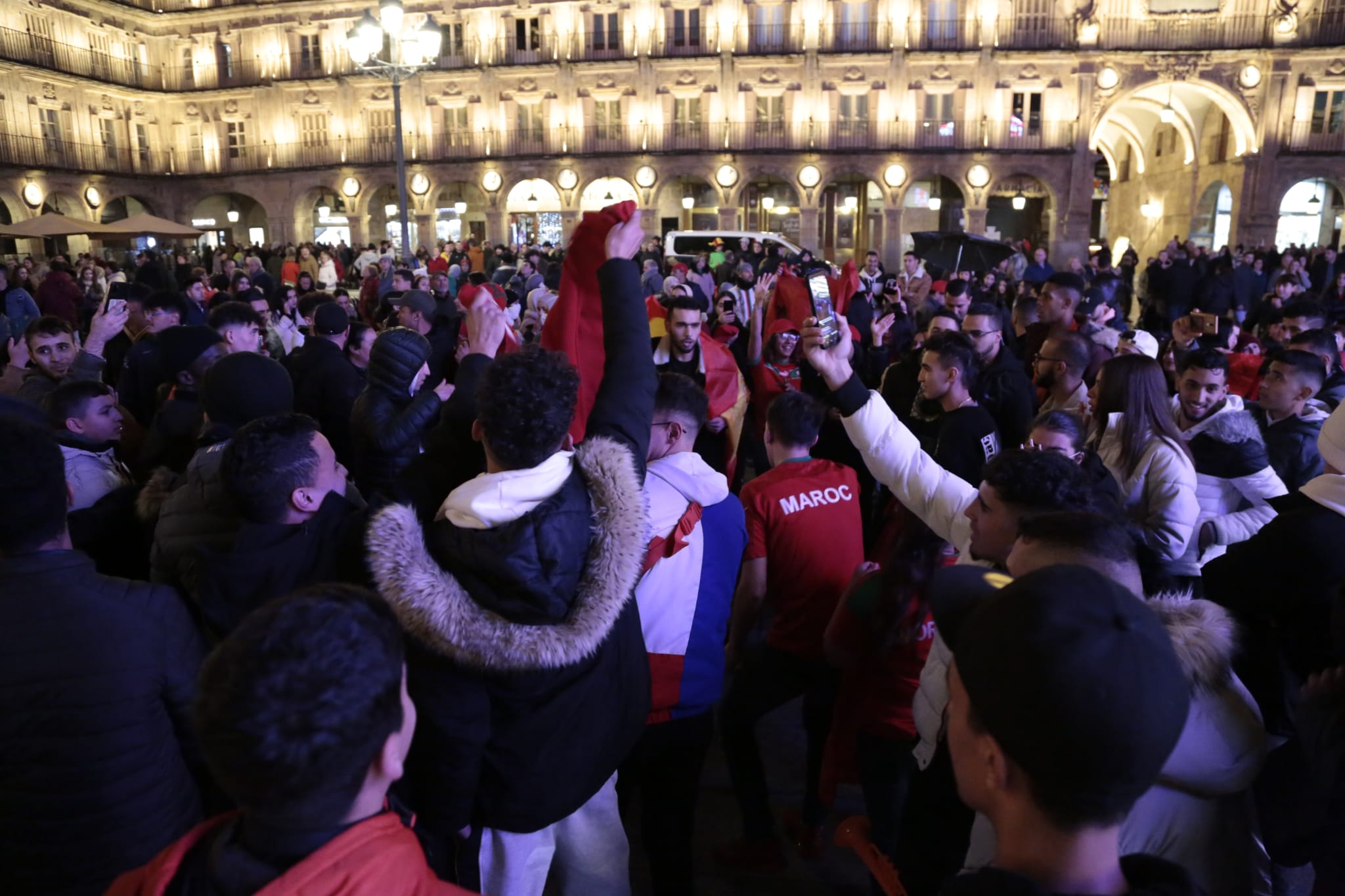Fotos: La afición marroquí asentada en Salamanca celebra la victoria