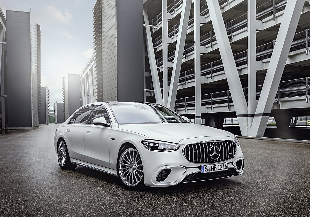 Parrilla del radiador específica de AMG en la berlina de lujo de altas prestaciones