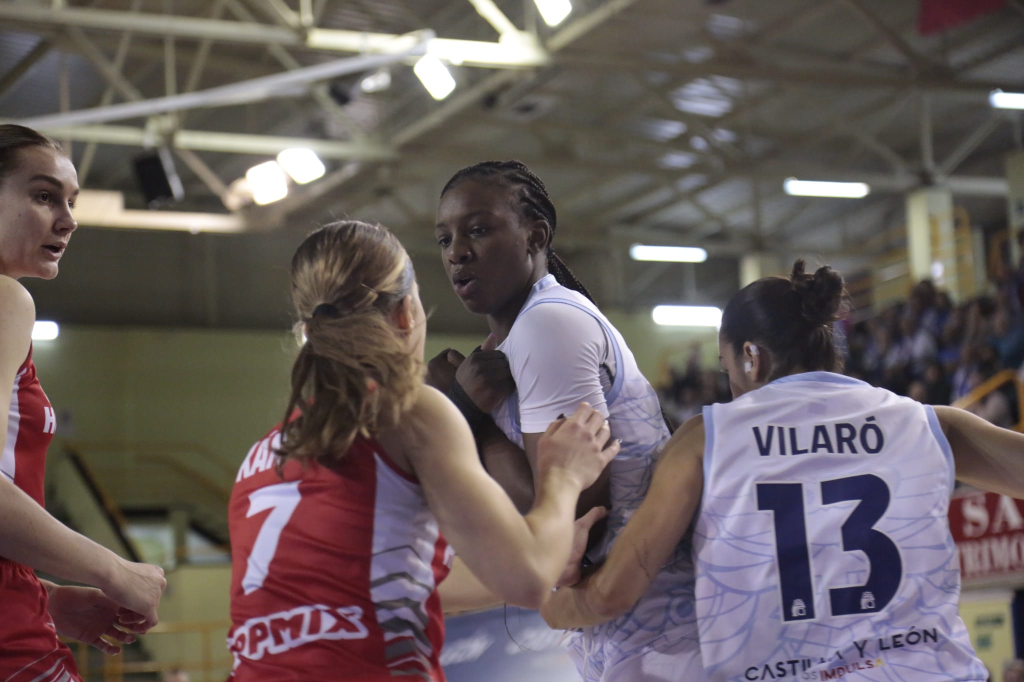 Fotos: Partido de Euroliga entre Avenida y DVTK