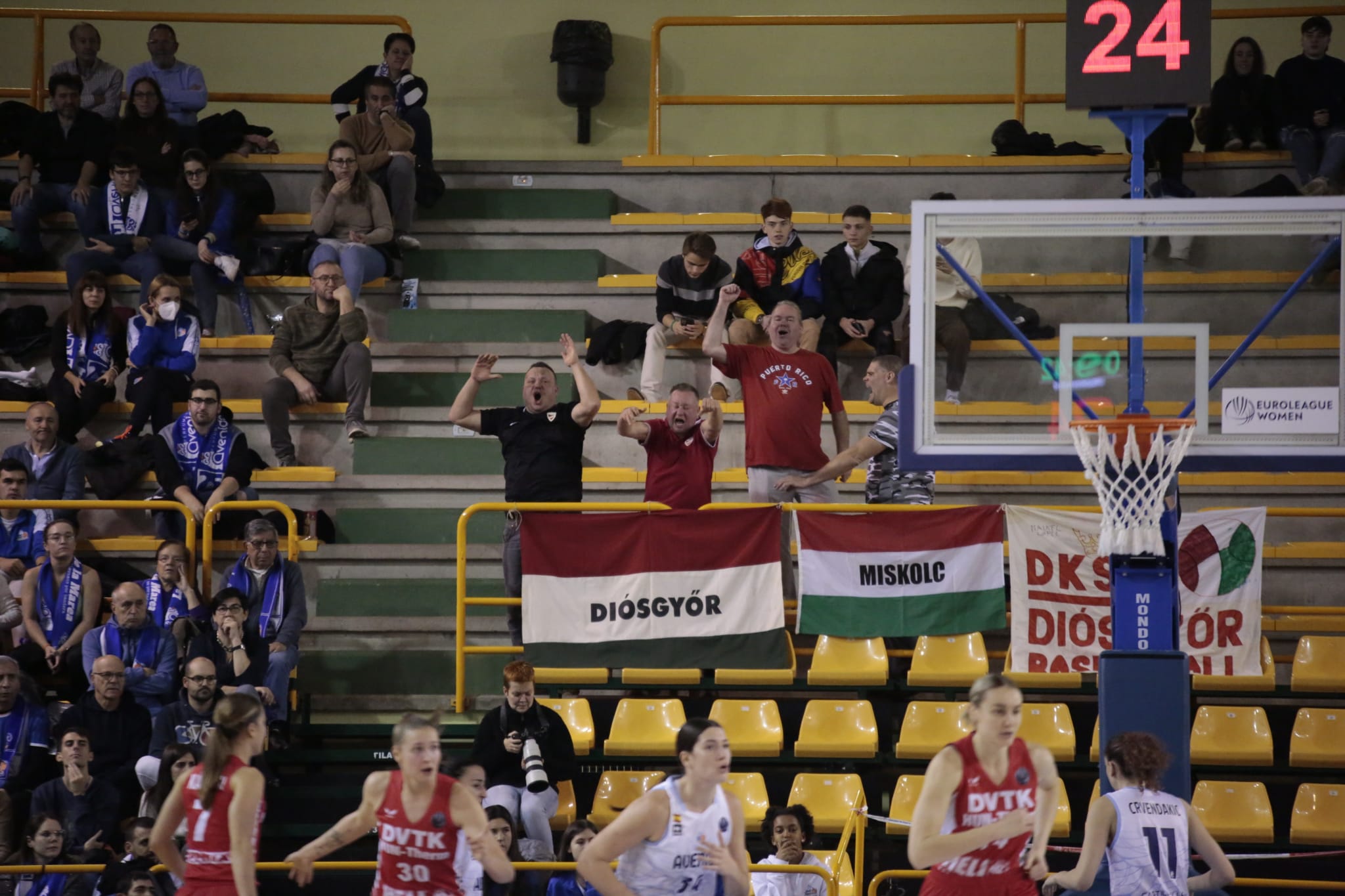 Fotos: Partido de Euroliga entre Avenida y DVTK