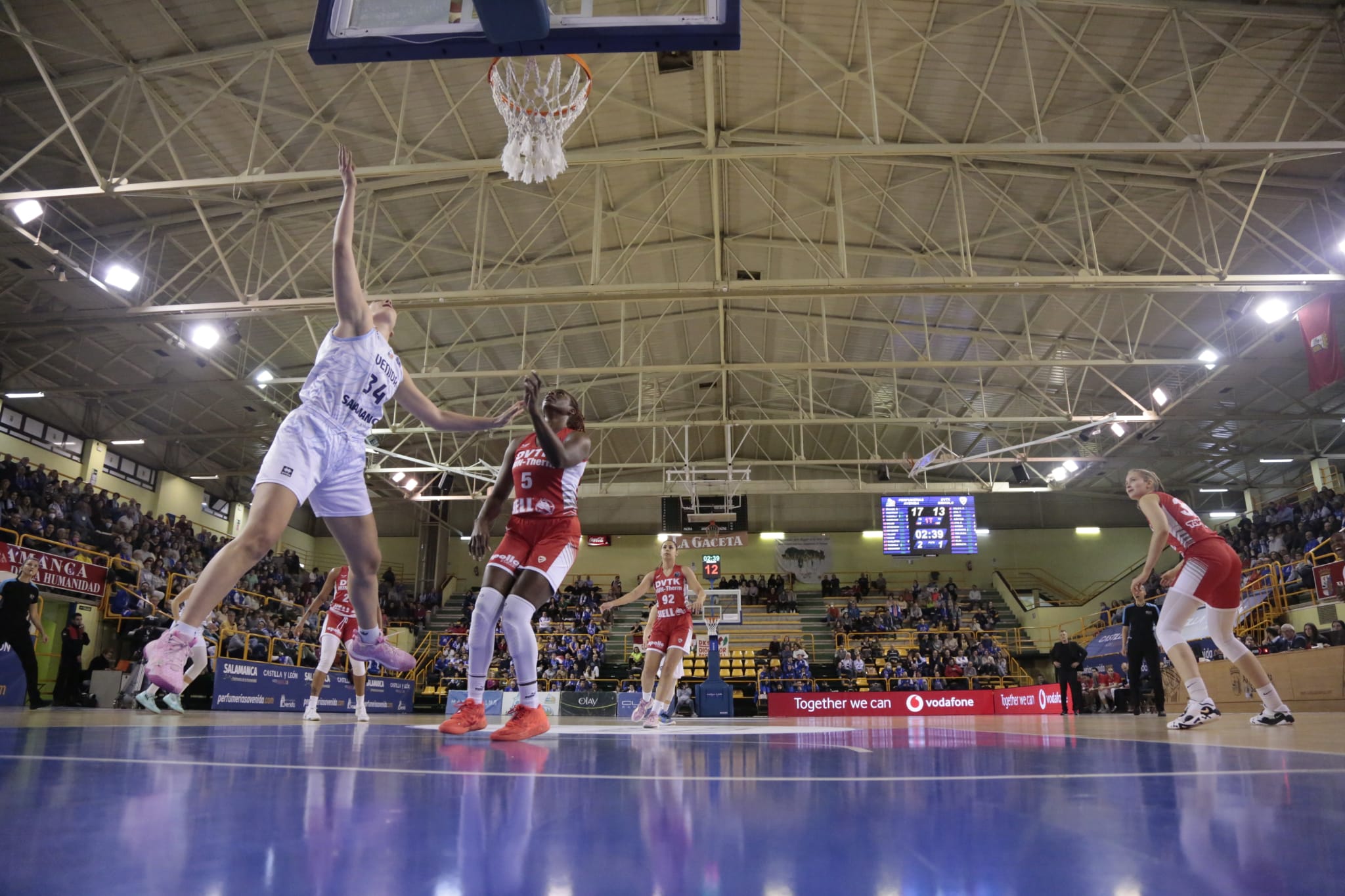 Fotos: Partido de Euroliga entre Avenida y DVTK