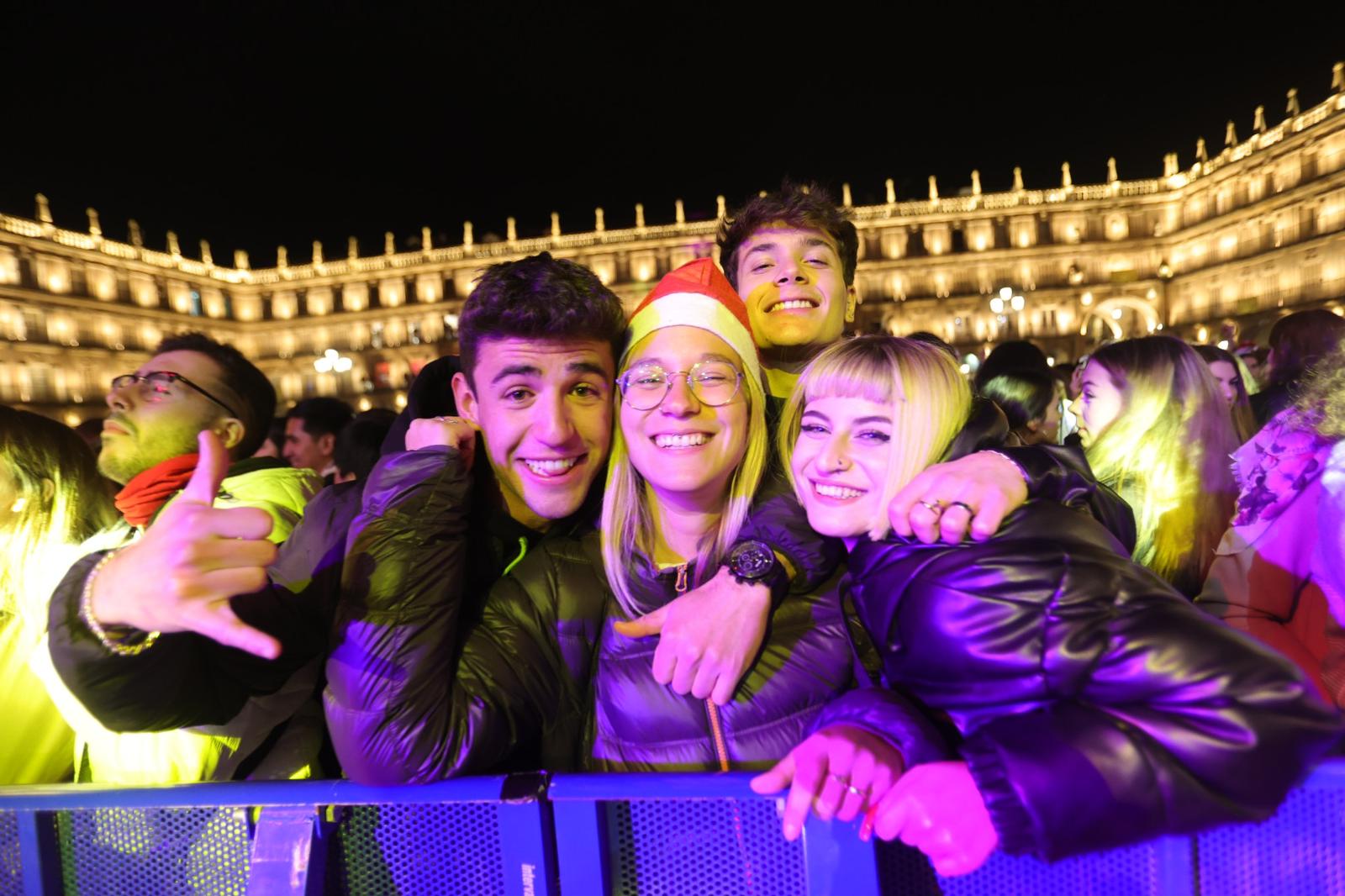 Fotos: Miles de jóvenes disfrutan de un fin de año anticipado