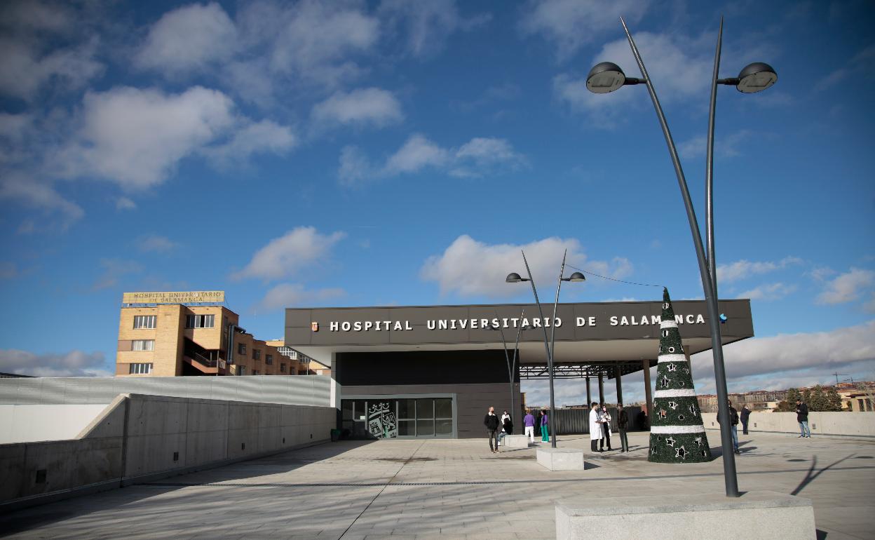 Una de las entradas del nuevo Hospital de Salamanca. 
