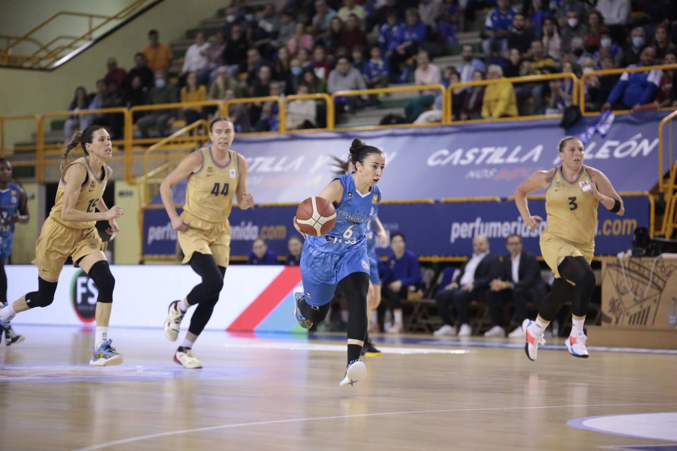 Fotos: CB Avenida-Barça CBS