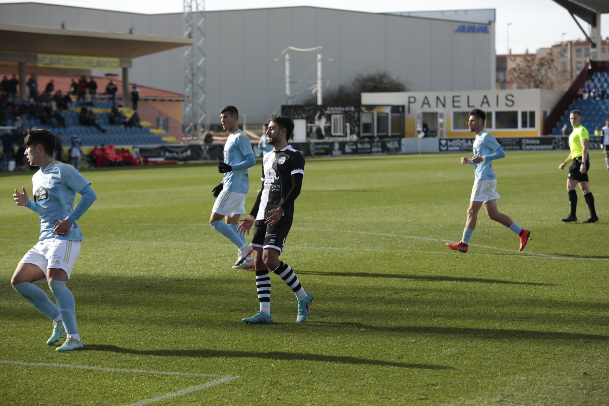 Fotos: Unionistas encaja una goleada del Celta B en el último partido del año (0-3)