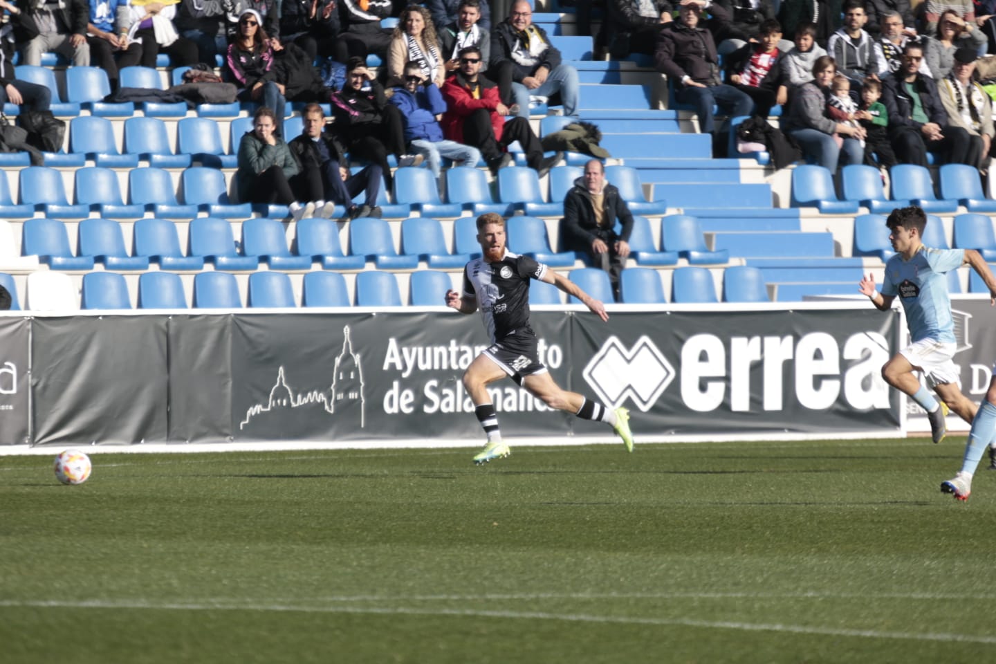 Fotos: Unionistas encaja una goleada del Celta B en el último partido del año (0-3)