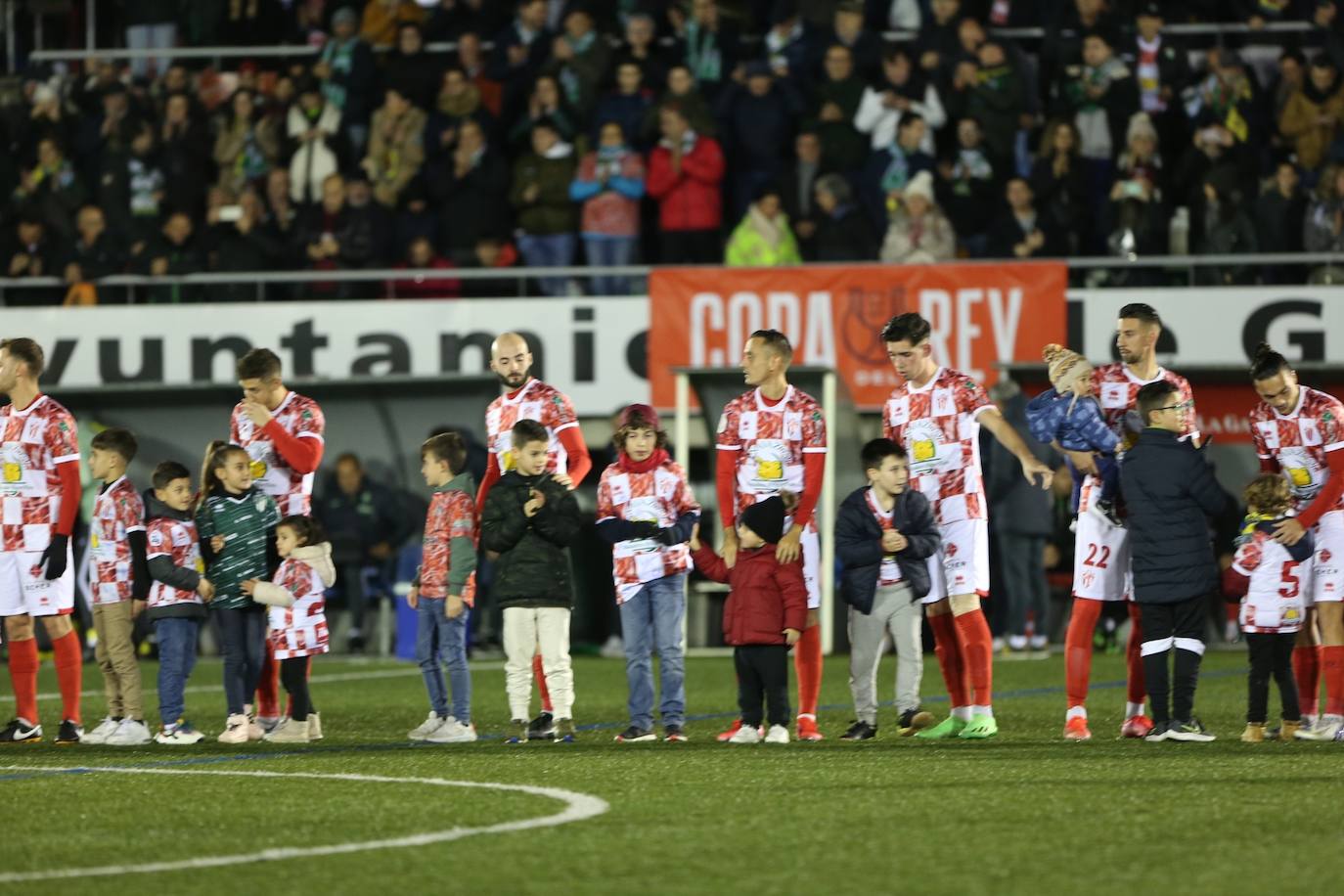 Fotos: Las mejores imágenes del CD Guijuelo-Villarreal de la Copa del Rey