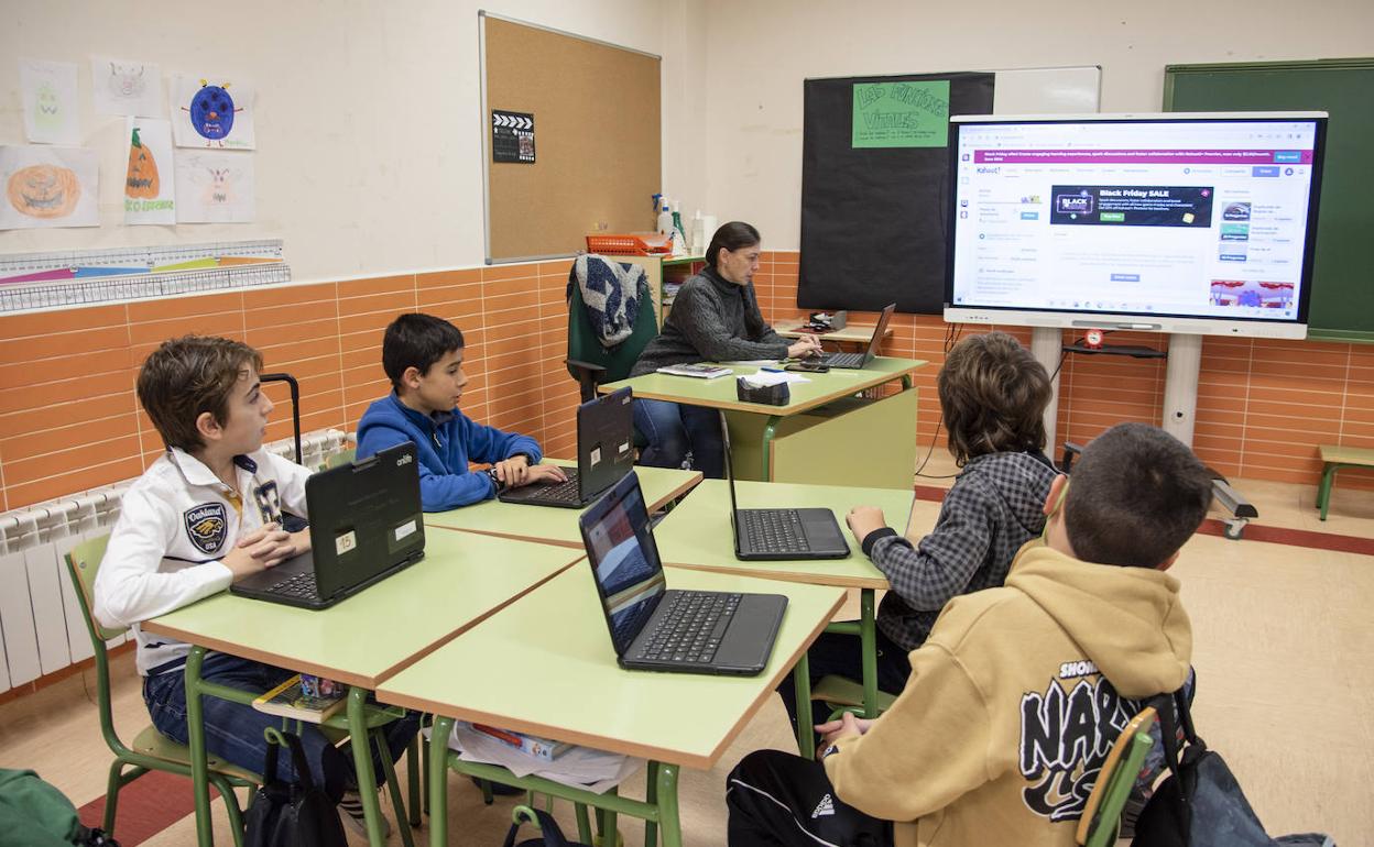 Alumnos en un aula. 