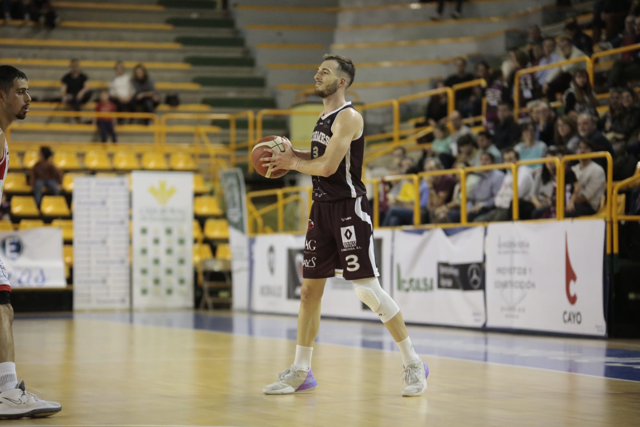 Fotos: La Antigua CB Tormes supera en un gran partido al Algeciras