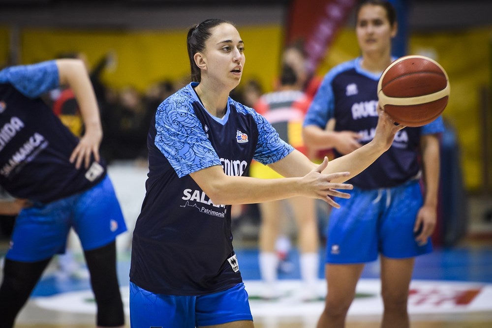 Fotos: Dura derrota para el Avenida en Girona en la Euroliga (74-48)