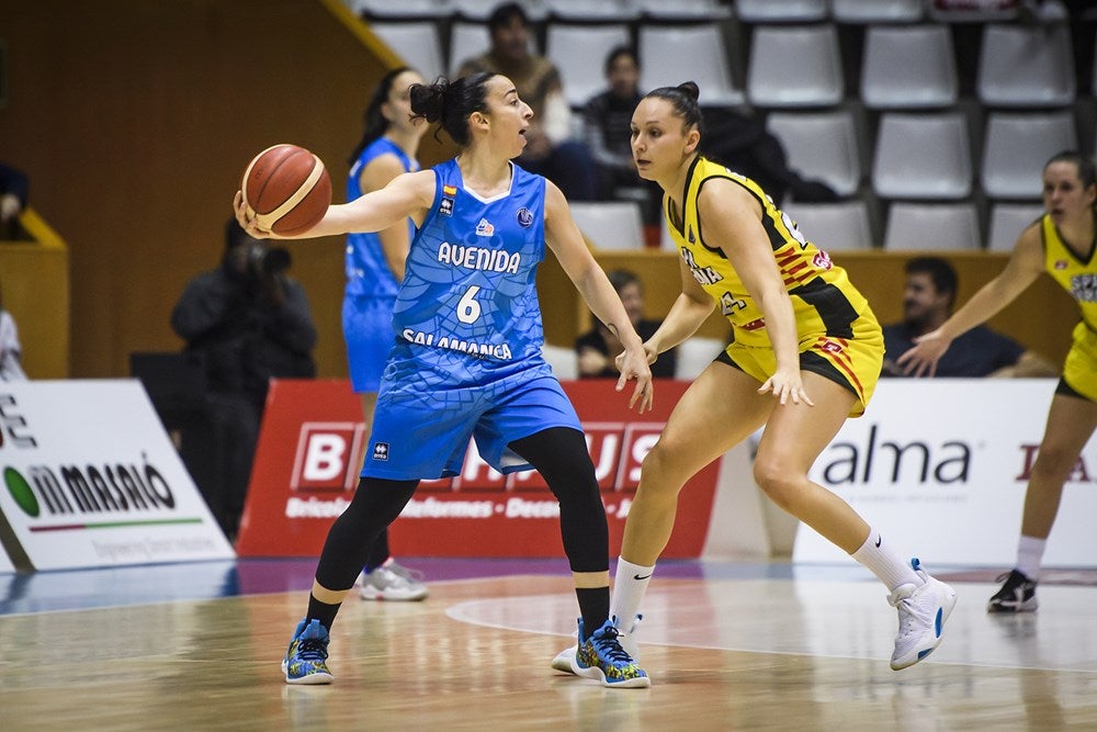 Fotos: Dura derrota para el Avenida en Girona en la Euroliga (74-48)