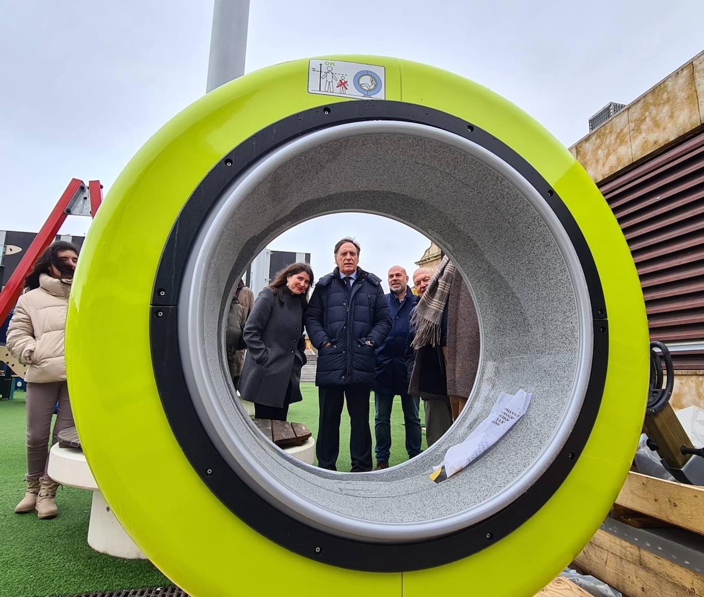 Imagen secundaria 1 - Estreno del nuevo juego infantil. 