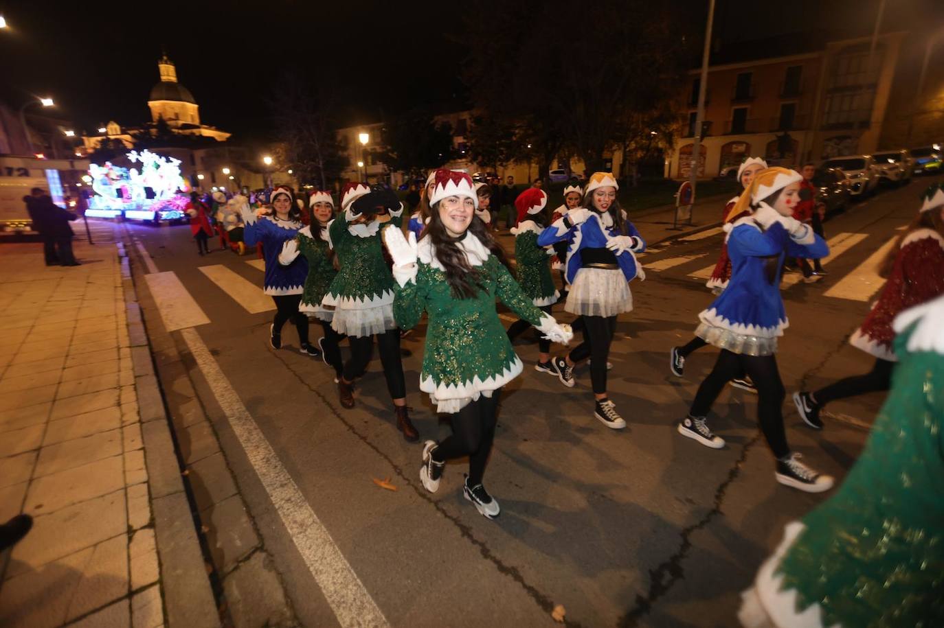 Fotos: La llegada de Papá Noel revoluciona a los más pequeños salmantinos