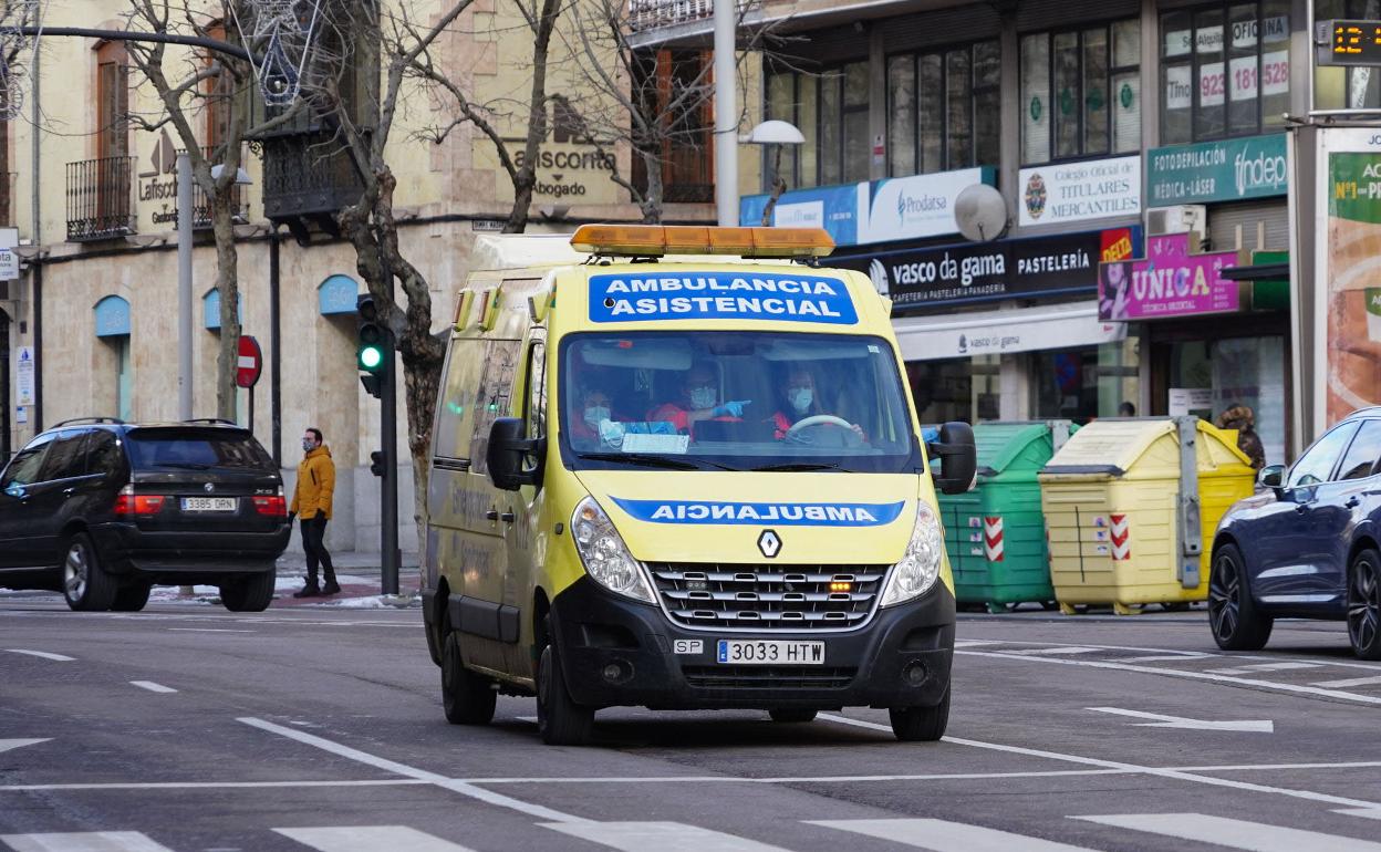 Imagen de archivo de una ambulancia. 