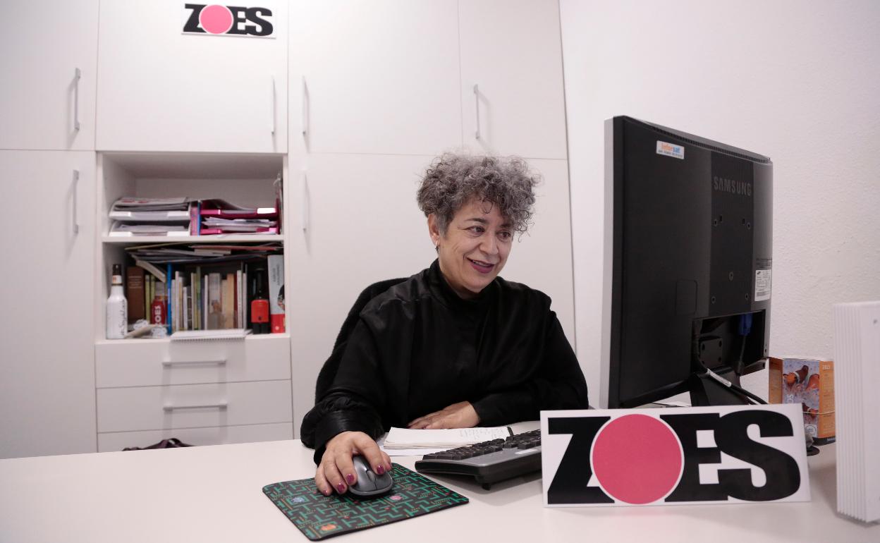 Inmaculada Cid, en la sede de la asociación vecinal 