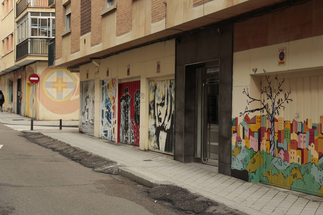 Fotos: ZOES reclama más vegetación y menos coches para el barrio del Oeste