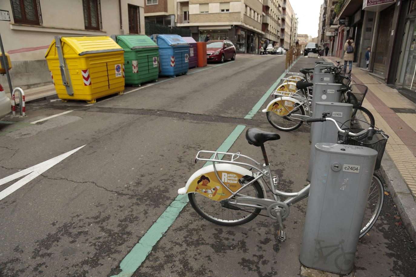 Fotos: ZOES reclama más vegetación y menos coches para el barrio del Oeste