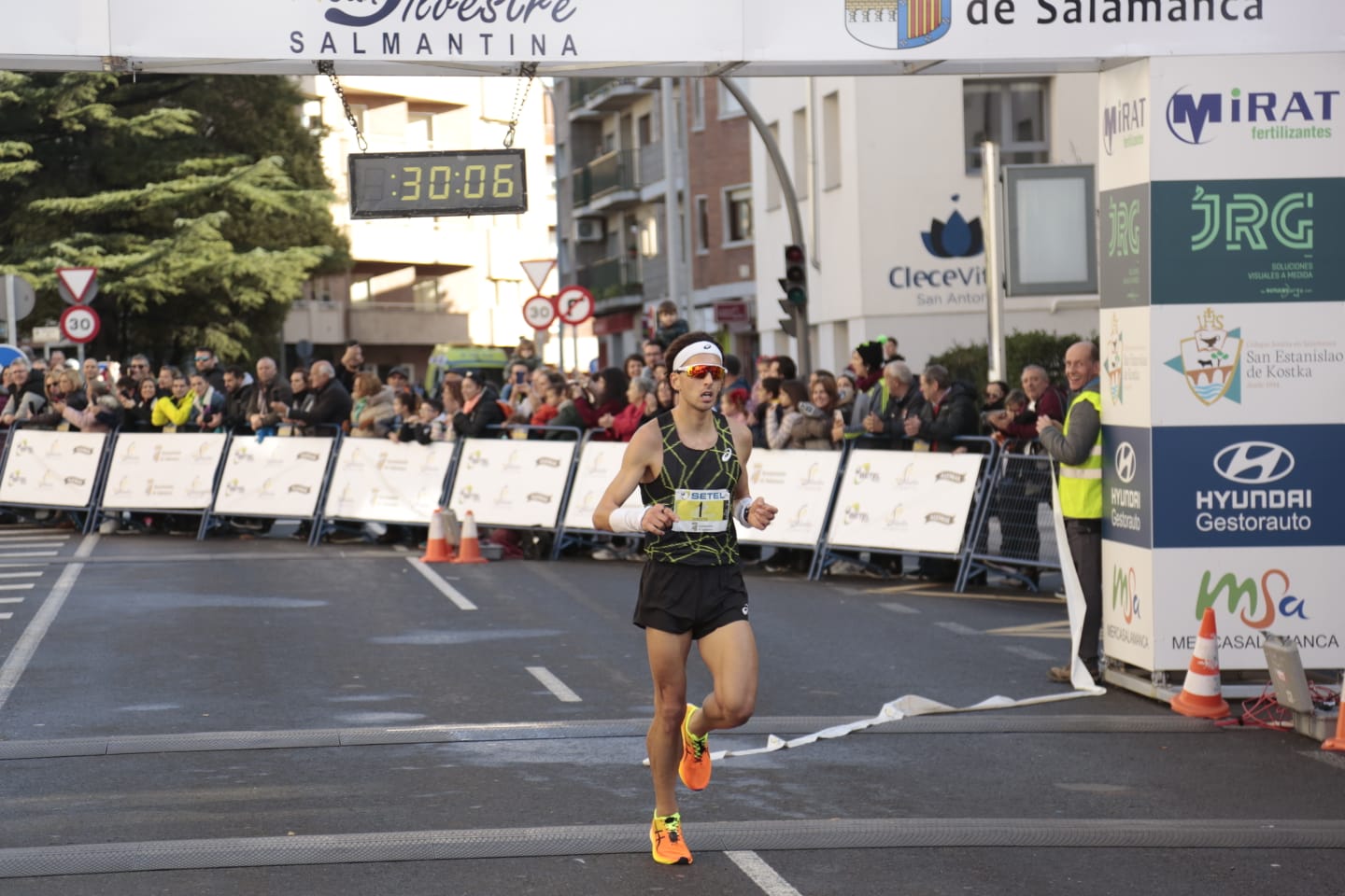 Fotos: Pablo Sánchez Gómez y Nuria Lugueros conquistan la XXXVIII San Silvestre Salmantina