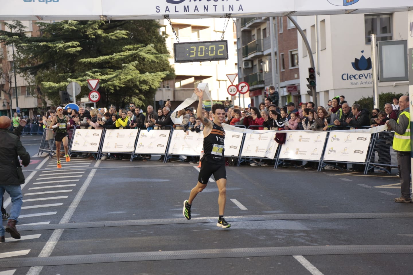 Fotos: Pablo Sánchez Gómez y Nuria Lugueros conquistan la XXXVIII San Silvestre Salmantina