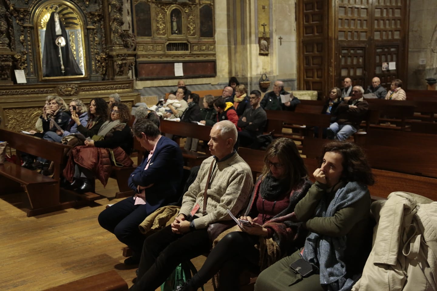 Fotos: Cantores recorren en procesión las calles de Salamanca y elogian la Navidad con un gran concierto