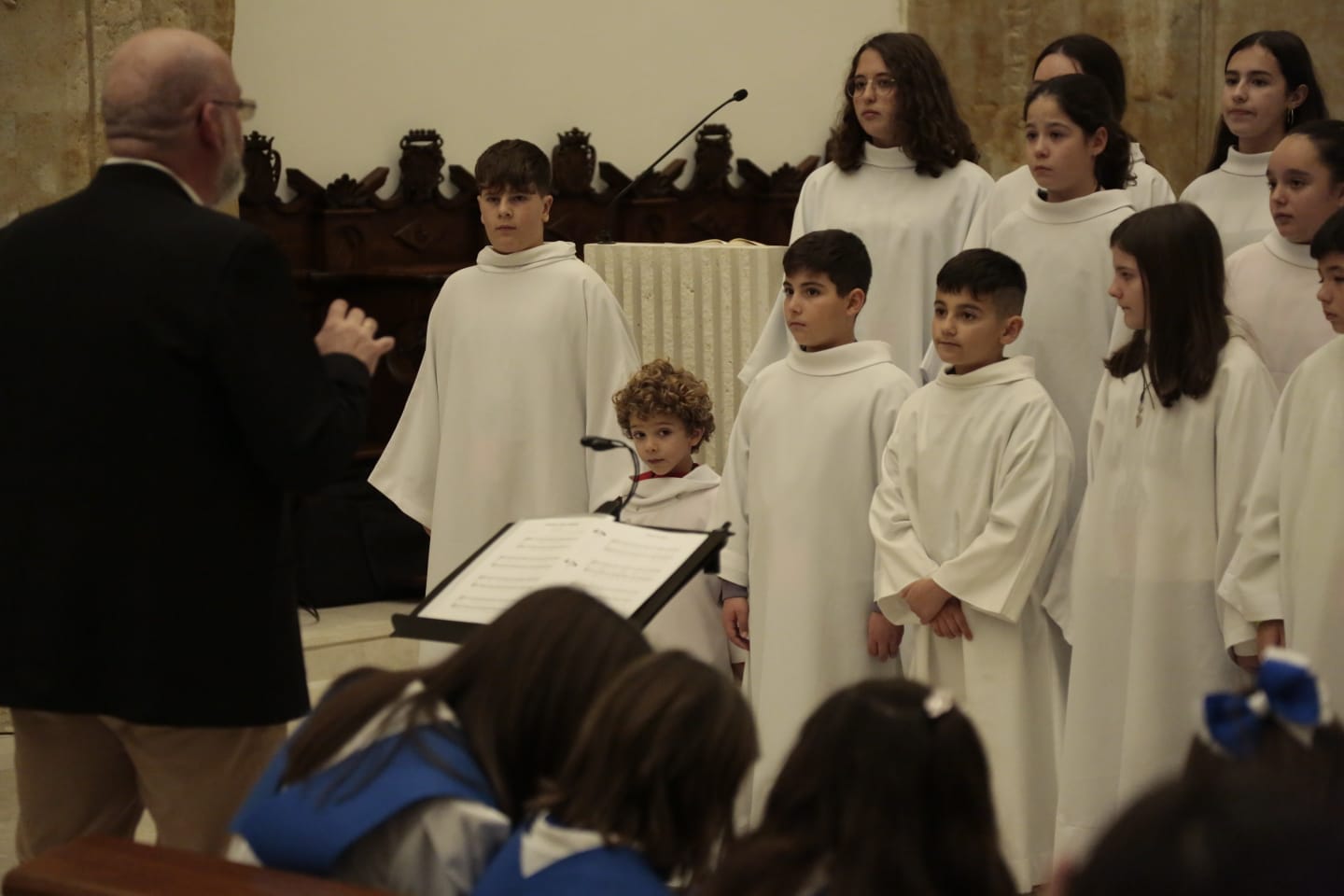 Fotos: Cantores recorren en procesión las calles de Salamanca y elogian la Navidad con un gran concierto