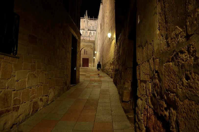 Así cambia Salamanca cuando falta la luz del día