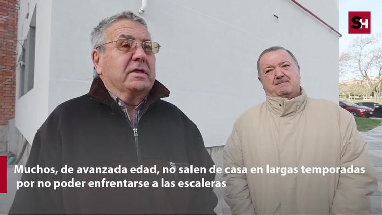 Vecinos de la Chinchibarra, 60 años sin ascensor en sus pisos