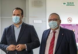 El consejero de Sanidad, Alejandro Vázquez, visita el centro de salud de Santa Marta de Tormes