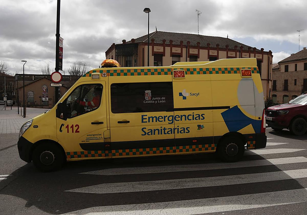 Una ambulancia de emergencias sanitarias del Sacyl.