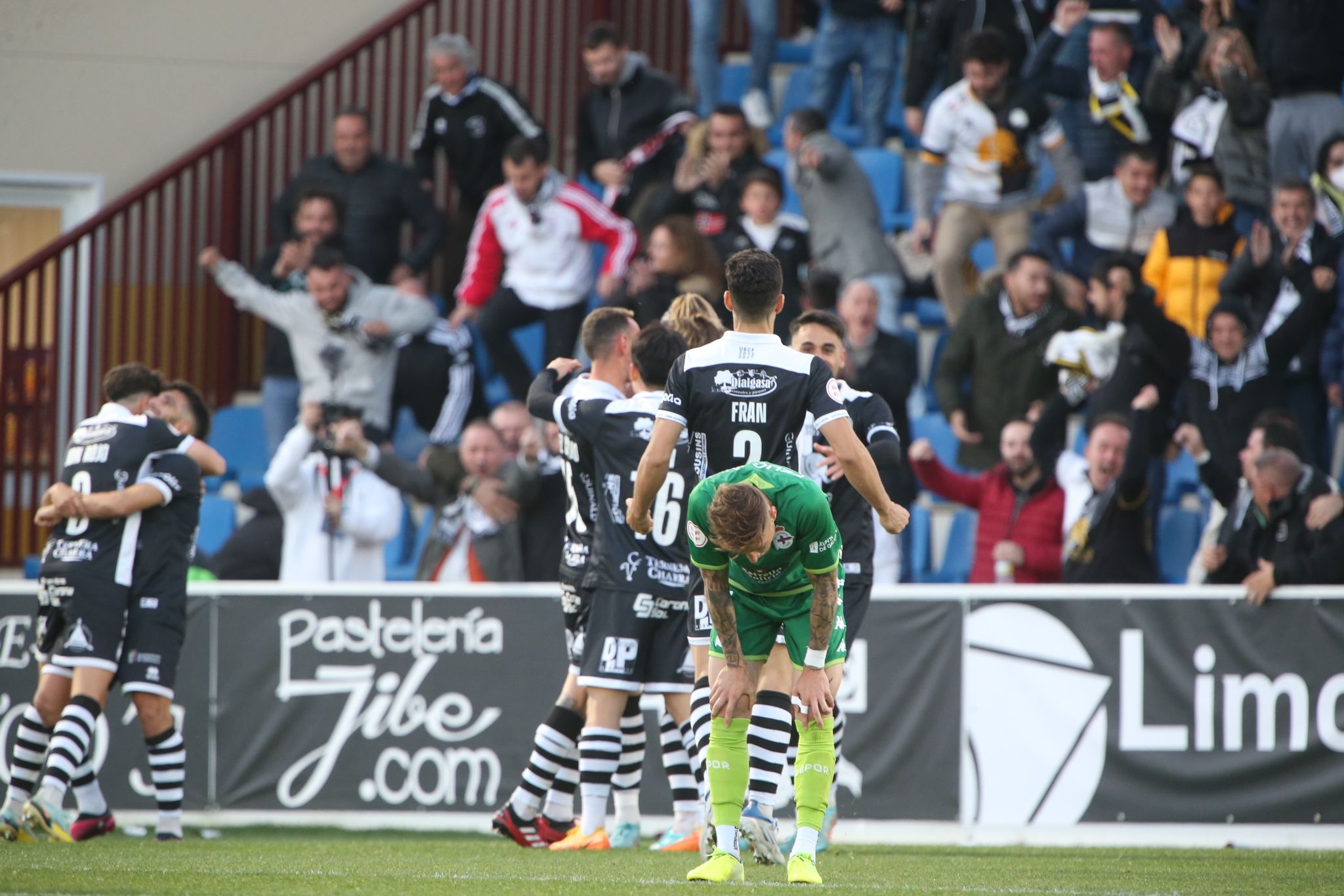 Gran remontada de Unionistas ante el Deportivo de La Coruña (2-1)