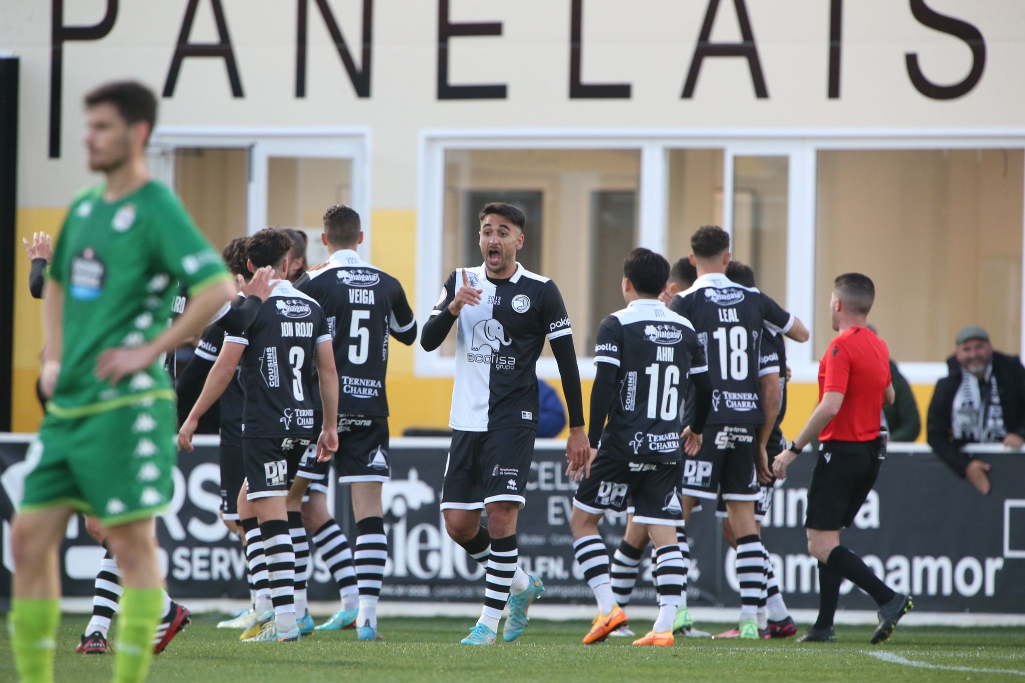 Gran remontada de Unionistas ante el Deportivo de La Coruña (2-1)