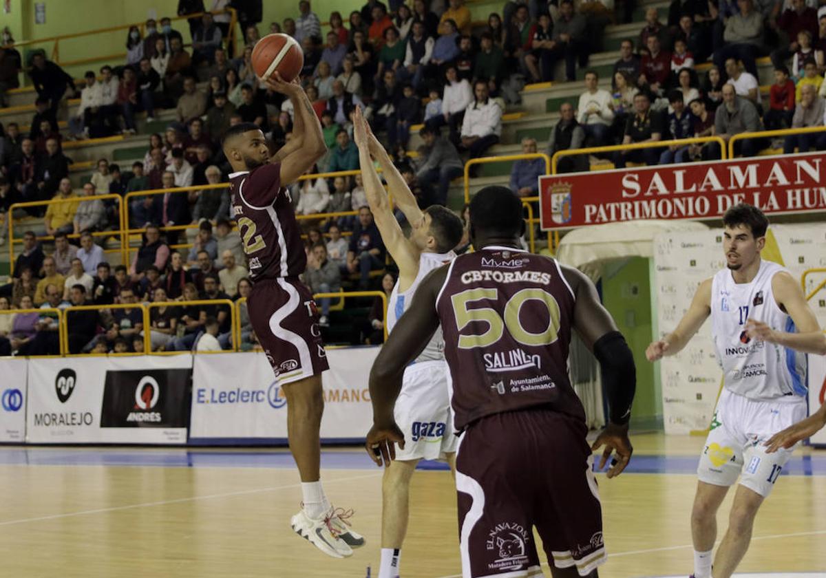 El CB Tormes cede al final y no dependerá de sí mismo en la jornada decisiva