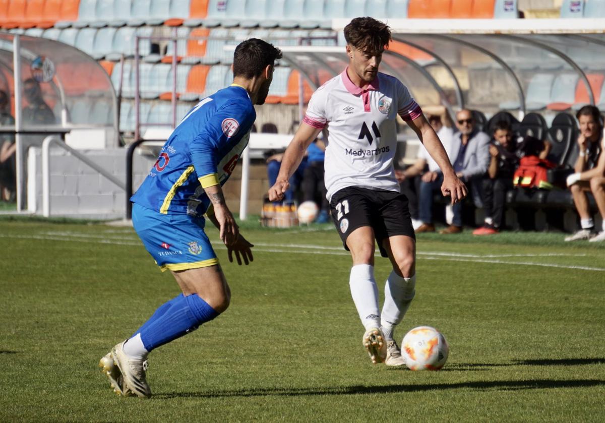 Mati en un lance del juego en el Salamanca UDS - Arandina.