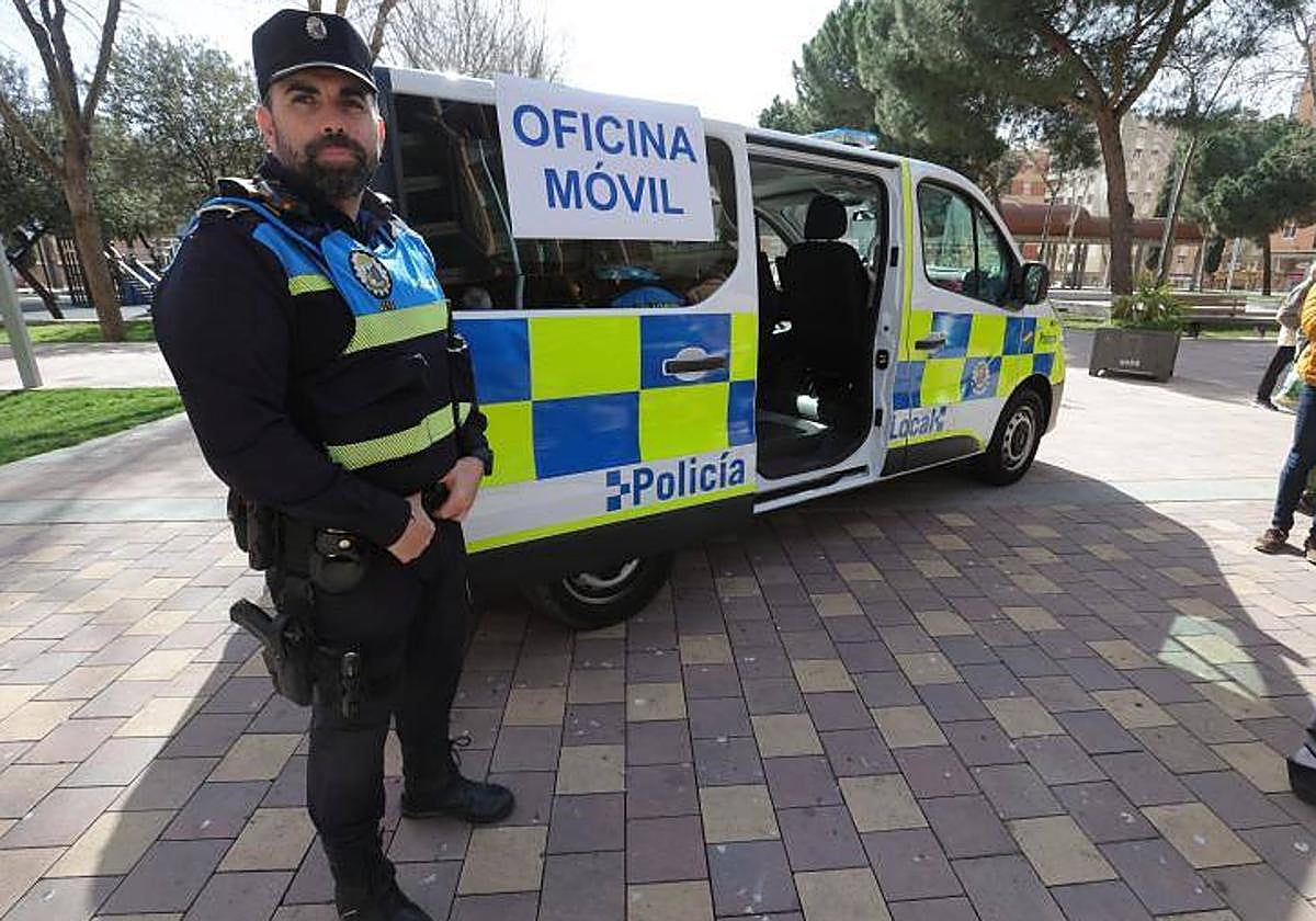 La Policía municipal de barrio realiza las primeras visitas en Salamanca