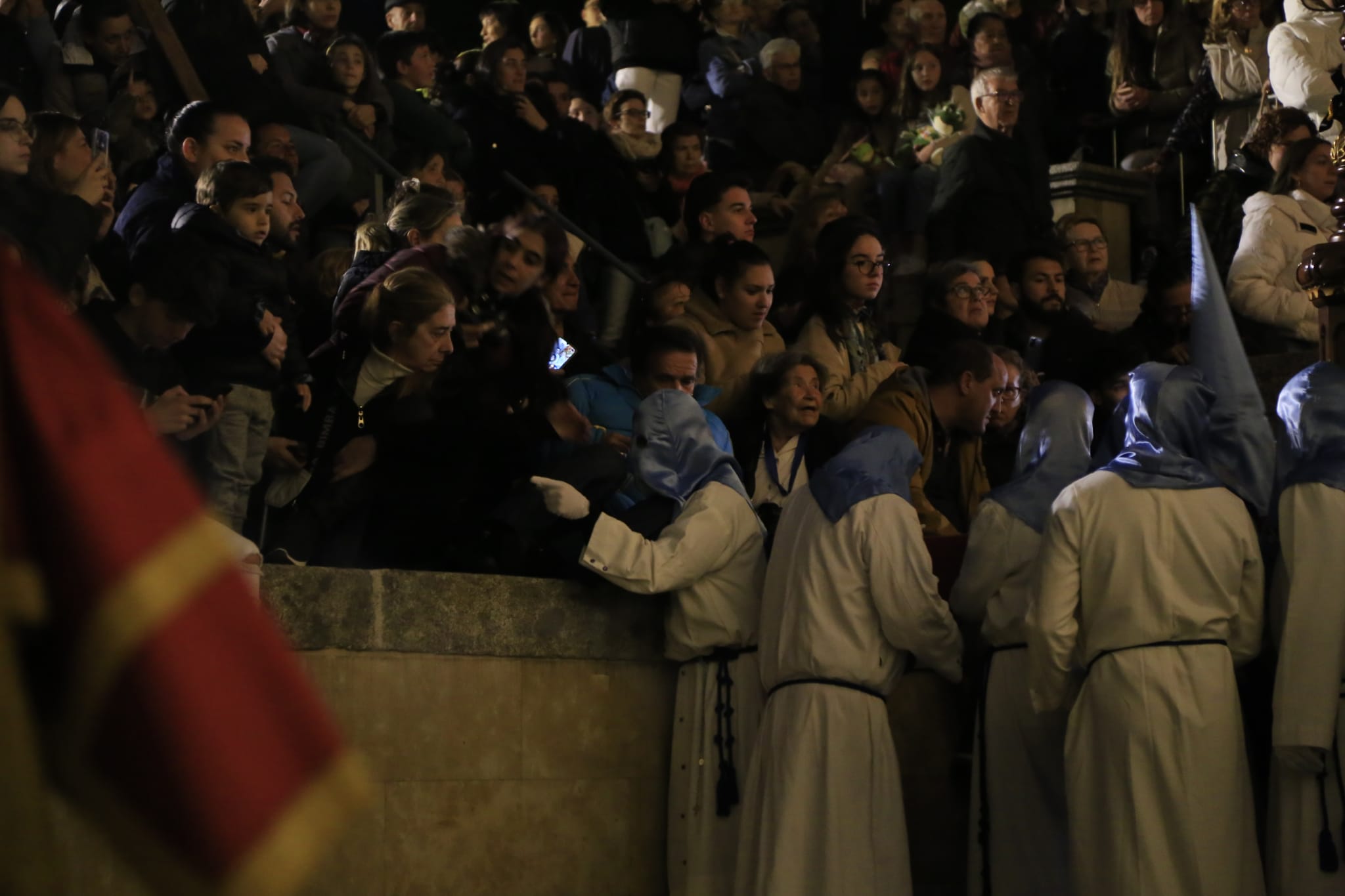 El Cristo de los Doctrinos tiñe la noche de fe y silencio
