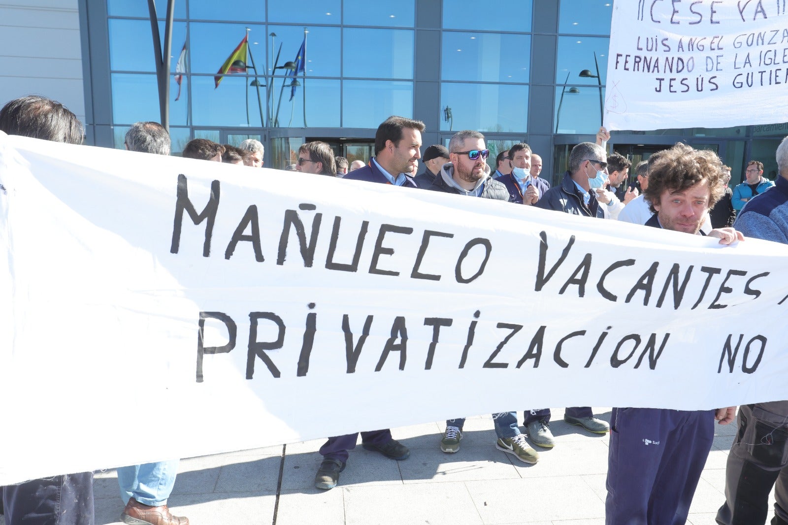 Concentración de los trabajadores de mantenimiento contra la privatización