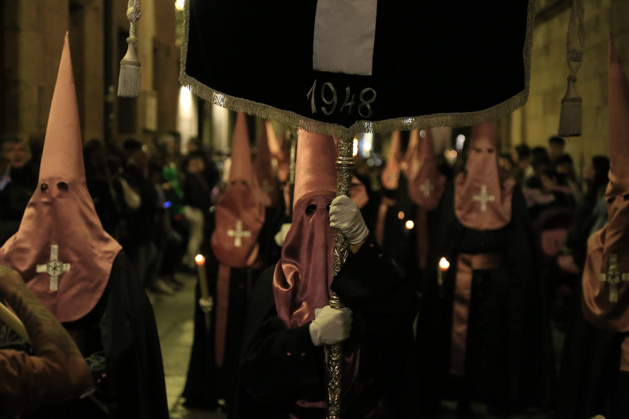 La solemnidad de Jesús Flagelado envuelve la noche de Salamanca