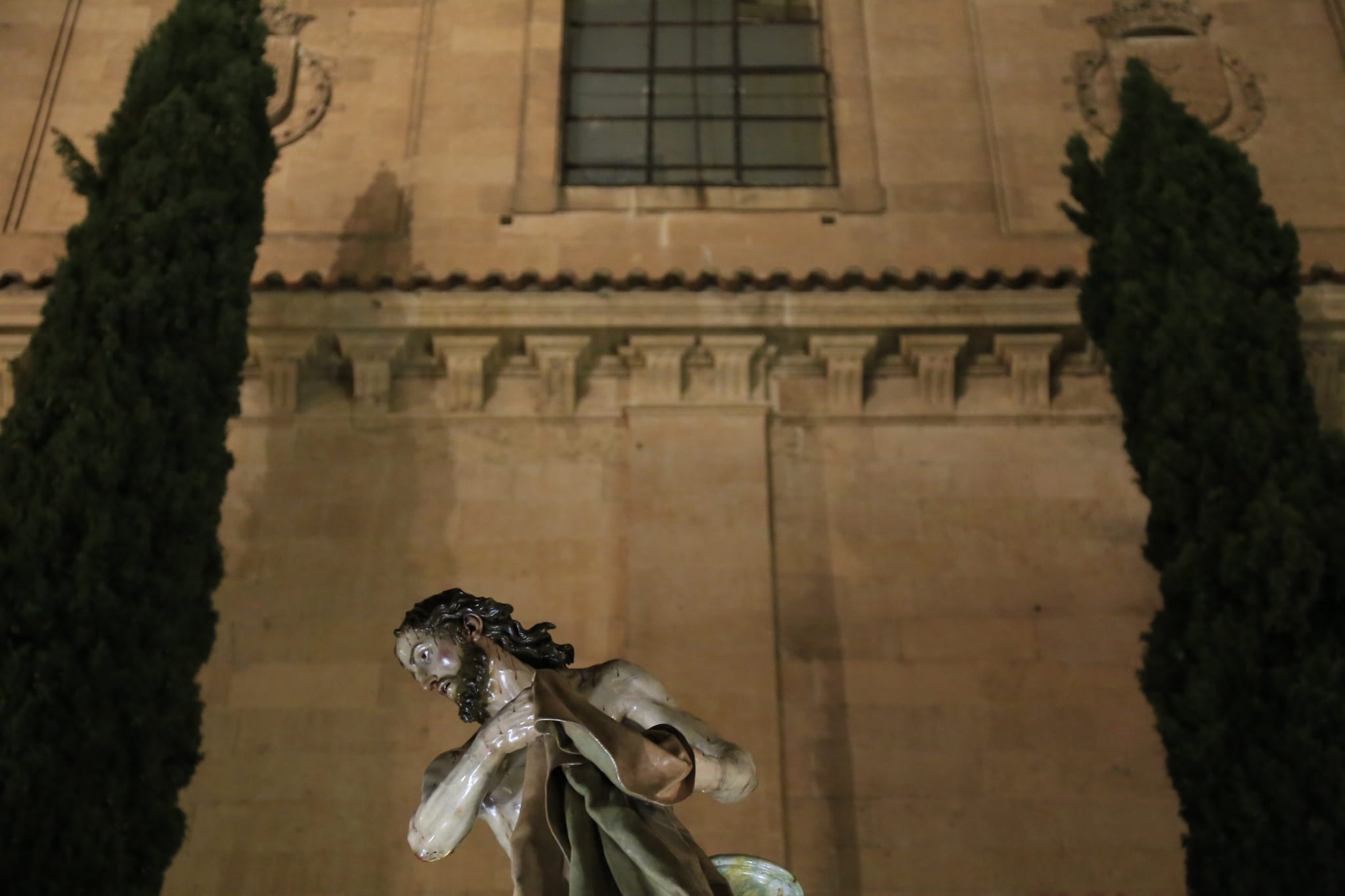 La solemnidad de Jesús Flagelado envuelve la noche de Salamanca