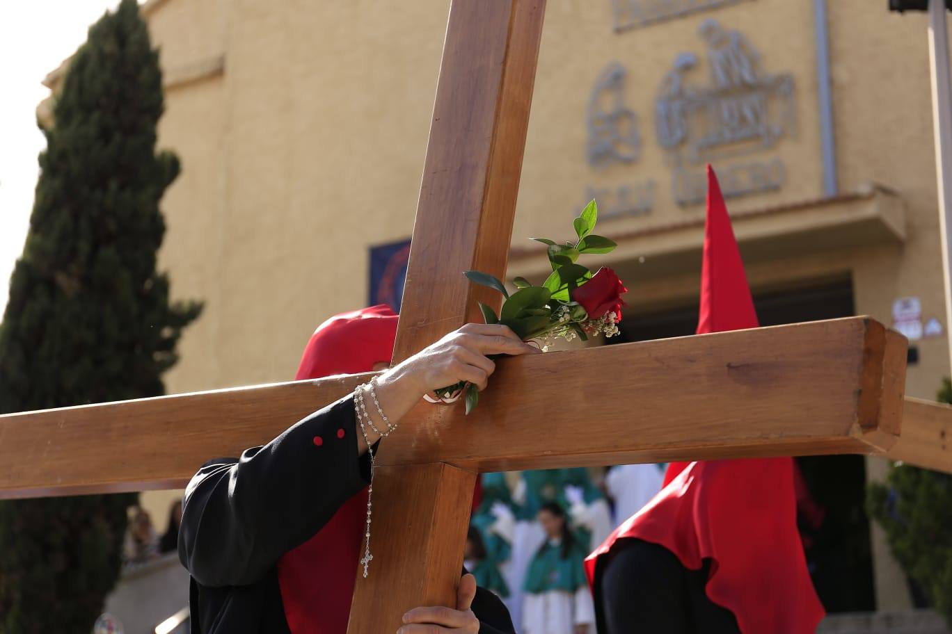 La Hermandad del Silencio recorre Salamanca en un multitudinario Sábado Santo