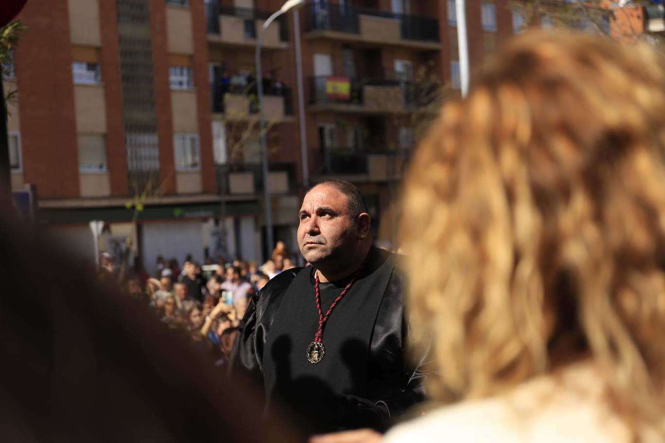 La Hermandad del Silencio recorre Salamanca en un multitudinario Sábado Santo